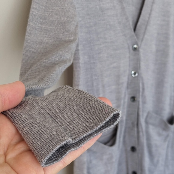 100% merino wool grey Banana Republic XSP cardigan - Picture 4 of 8